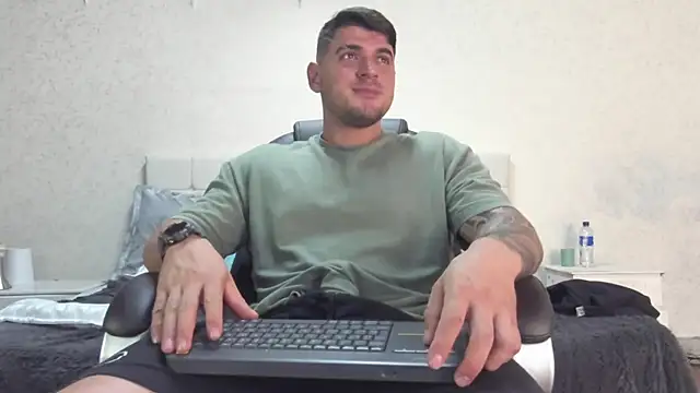 Snapshot of Teilor_Creed chatting on 03-17-25, 05:16 Teilor Creed online show from 03-17-25, 05:16