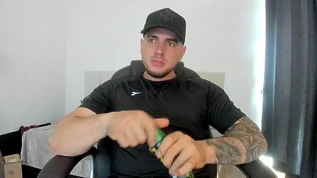 Snapshot of Teilor_Creed chatting on 10-18-25, 07:58 Teilor Creed online show from 10-18-25, 07:58