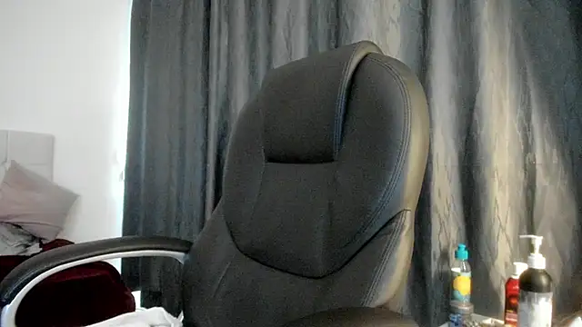 Snapshot of Teilor_Creed chatting on 10-30-25, 07:47 Teilor Creed online show from 10-30-25, 07:47