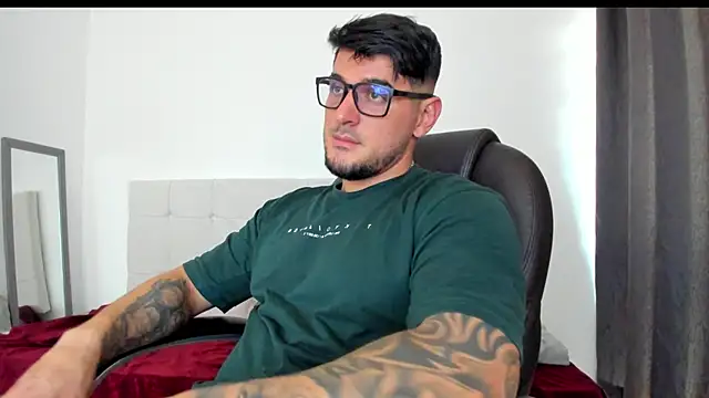 Snapshot of Teilor_Creed chatting on 11-22-25, 08:30 Teilor Creed online show from 11-22-25, 08:30