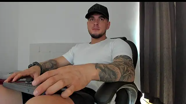 Snapshot of Teilor_Creed chatting on 11-23-25, 06:08 Teilor Creed online show from 11-23-25, 06:08