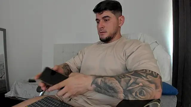 Snapshot of Teilor_Creed chatting on 11-26-25, 07:37 Teilor Creed online show from 11-26-25, 07:37