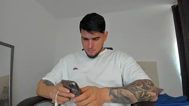 Snapshot of Teilor_Creed chatting on 11-30-25, 07:07 Teilor Creed online show from 11-30-25, 07:07