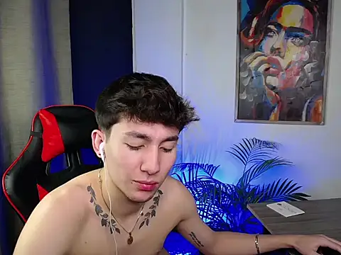 Snapshot of SebasstianGrand chatting on 03-09-25, 05:33 SebasstianGrand online show from 03-09-25, 05:33