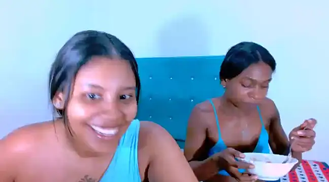 Snapshot of ladypussy69 chatting on 12-21-24, 12:09 ladypussy69 online show from 12-21-24, 12:09