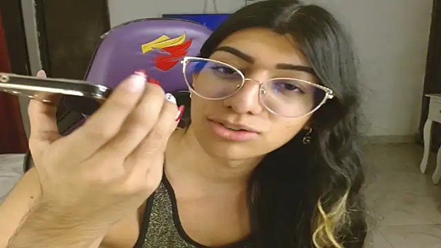 engielphoenis14 online show from 12-18-25, 12:49