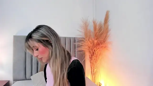 LucyJhonnsonn online show from 02-05-25, 12:31