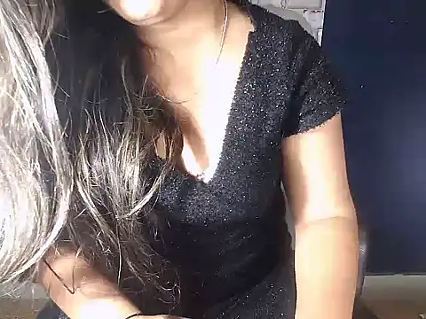 Hot Naina- online show from 12-19-24, 06:12