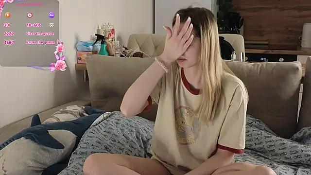 Girl alone home online show from 02-12-25, 03:51
