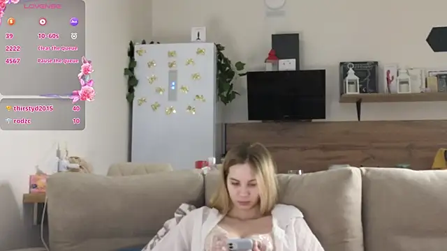Girl alone home online show from 02-16-25, 04:42