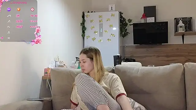 Girl alone home online show from 02-19-25, 03:27