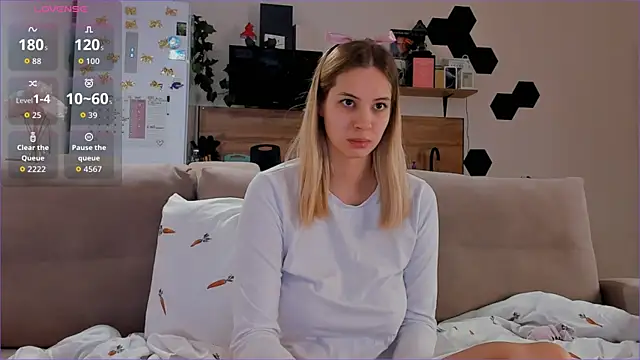 Snapshot of Girl_alone_home chatting on 11-06-25, 03:57 Girl alone home online show from 11-06-25, 03:57