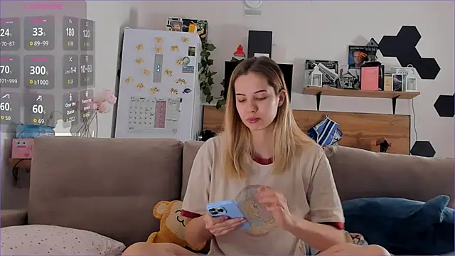 Girl alone home online show from 11-27-25, 03:52