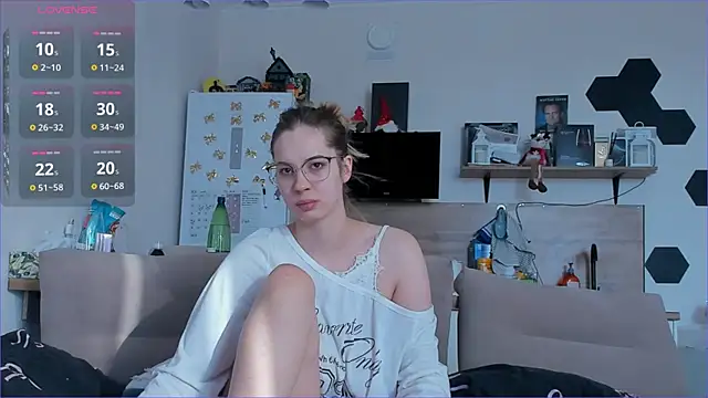 Girl alone home online show from 03-29-26, 03:39