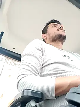 Snapshot of Adana1994 chatting on 01-22-25, 06:42 Adana1994 online show from 01-22-25, 06:42