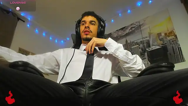 Snapshot of BRAYHAMBROWN chatting on 09-30-25, 12:59 BRAYHAMBROWN online show from 09-30-25, 12:59