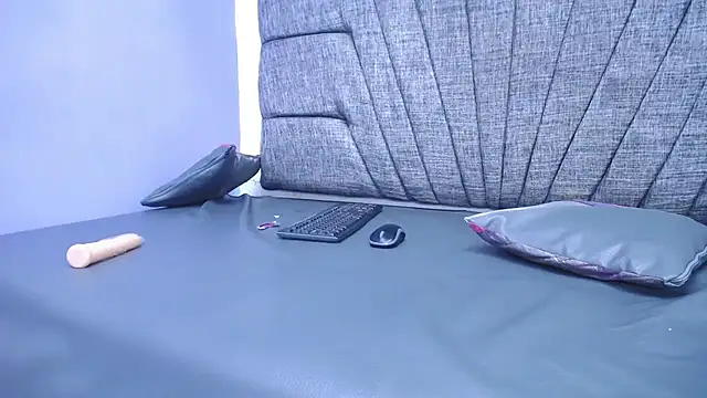 Briannacastello online show from 12-14-24, 04:23