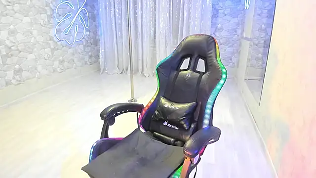 JessicaFamee online show from 10-07-25, 09:34