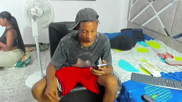 EvaxEmma online show from 12-16-25, 01:27