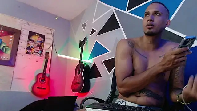 MagnusFrost online show from 10-30-25, 07:47