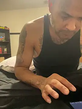 Houstonslong1 online show from 11-22-25, 05:06