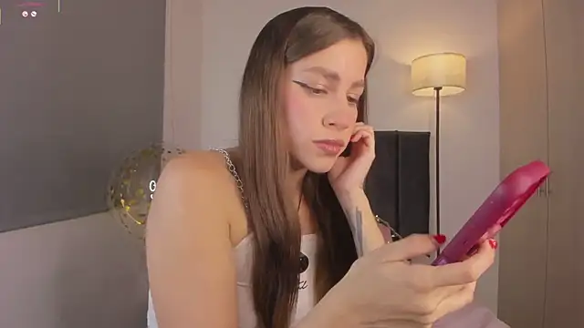 LynnSam  online show from 10-12-25, 09:47