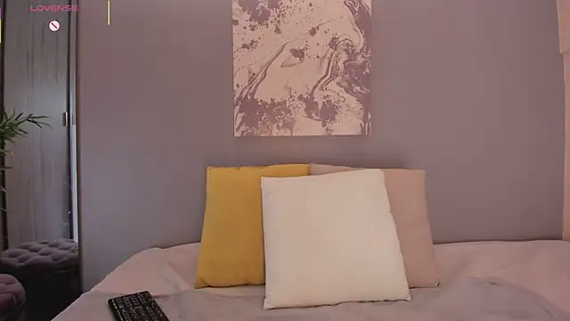 LynnSam  online show from 10-24-25, 11:23