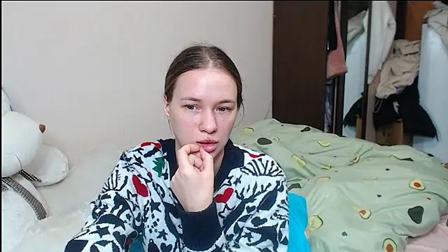 leila bambi  online show from 01-24-25, 01:45