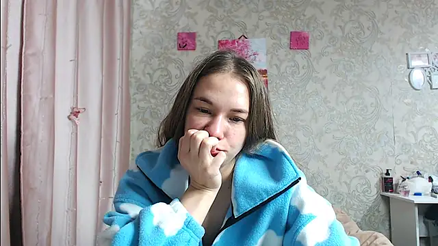 Snapshot of leila_bambi_ chatting on 10-14-25, 08:04 leila bambi online show from 10-14-25, 08:04