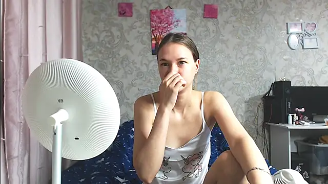 Snapshot of leila_bambi_ chatting on 11-02-25, 07:05 leila bambi online show from 11-02-25, 07:05