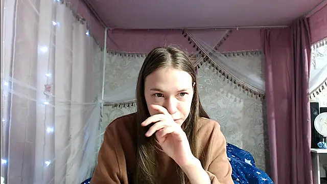 Snapshot of leila_bambi_ chatting on 11-11-25, 08:36 leila bambi online show from 11-11-25, 08:36