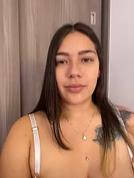 Latina vanessa online show from 12-18-24, 08:14