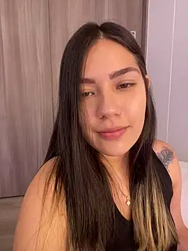 Latina vanessa online show from 12-26-24, 09:37