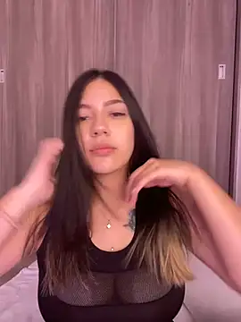 Latina vanessa online show from 01-08-25, 02:14