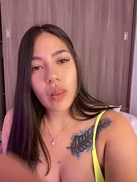 Latina vanessa online show from 01-11-25, 12:33