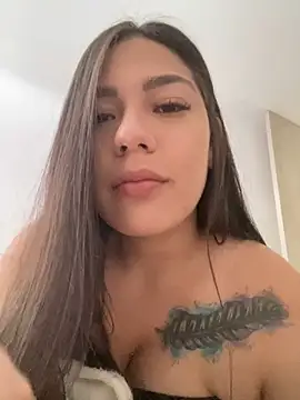 Latina vanessa online show from 02-11-25, 10:18