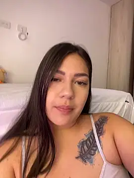 Latina vanessa online show from 02-17-25, 09:52
