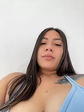 Latina vanessa online show from 03-21-25, 09:45