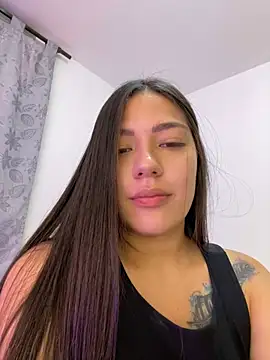 Latina vanessa online show from 03-23-25, 04:05