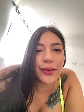 Latina vanessa online show from 09-17-25, 04:19