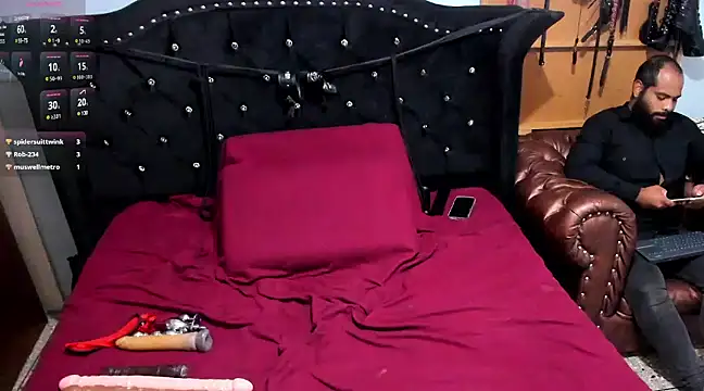 August-Sophie online show from 12-22-24, 06:37