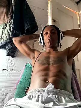 Larry-n-clouds online show from 11-23-25, 03:23