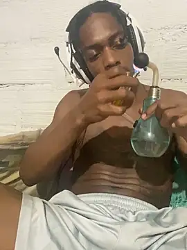 Larry-n-clouds online show from 11-26-25, 03:51