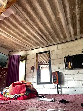 Larry-n-clouds online show from 12-14-25, 04:56