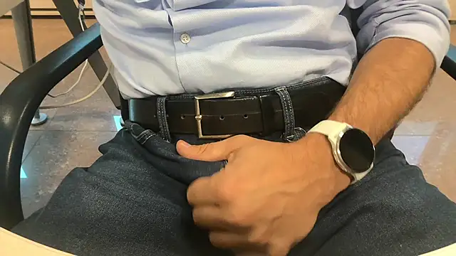 Snapshot of alessandroman2114 chatting on 10-16-25, 04:08 alessandroman2114 online show from 10-16-25, 04:08