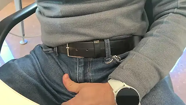 Snapshot of alessandroman2114 chatting on 01-07-26, 11:45 alessandroman2114 online show from 01-07-26, 11:45