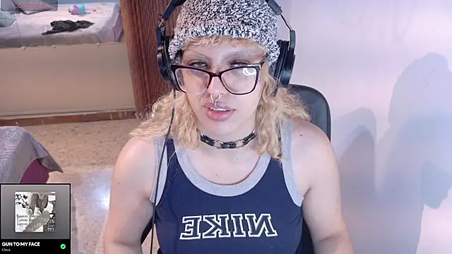 Snapshot of Eli666uwu chatting on 10-08-25, 09:45 Eli666uwu online show from 10-08-25, 09:45