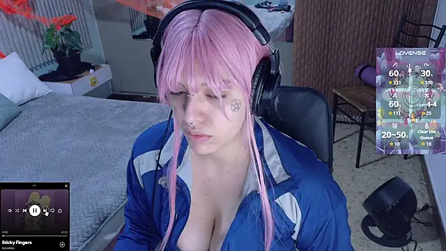 Snapshot of Eli666uwu chatting on 10-21-25, 11:22 Eli666uwu online show from 10-21-25, 11:22