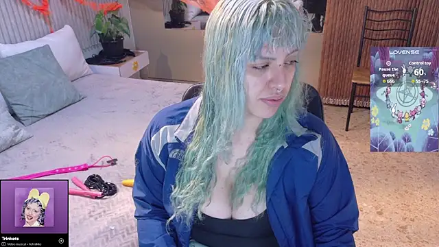 Snapshot of Eli666uwu chatting on 10-25-25, 11:40 Eli666uwu online show from 10-25-25, 11:40