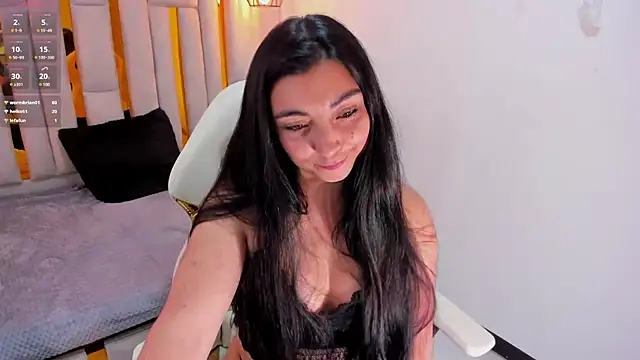 Karla hernandez  online show from 01-05-25, 05:20